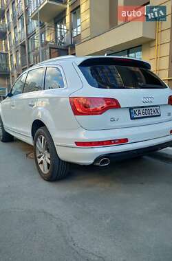 Внедорожник / Кроссовер Audi Q7 2015 в 