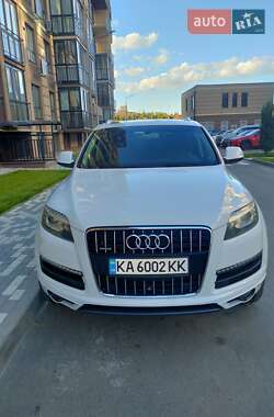 Внедорожник / Кроссовер Audi Q7 2015 в 