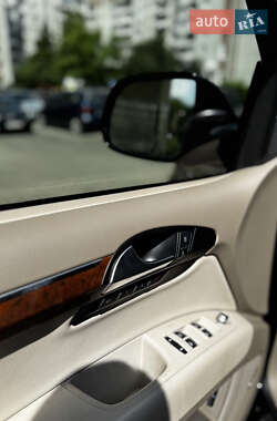 Внедорожник / Кроссовер Audi Q7 2013 в 