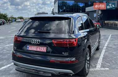 Позашляховик / Кросовер Audi Q7 2017 в 