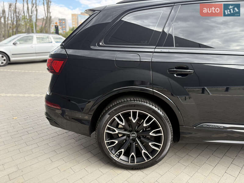 Внедорожник / Кроссовер Audi Q7 2020 в Виннице