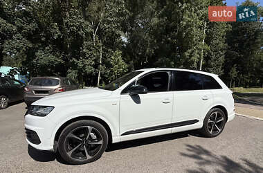 Внедорожник / Кроссовер Audi Q7 2017 в 