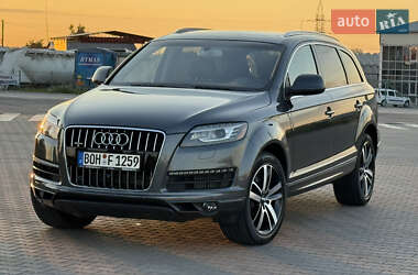Внедорожник / Кроссовер Audi Q7 2013 в 
