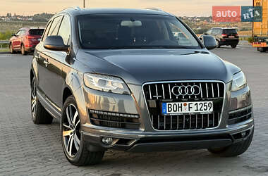 Внедорожник / Кроссовер Audi Q7 2013 в 