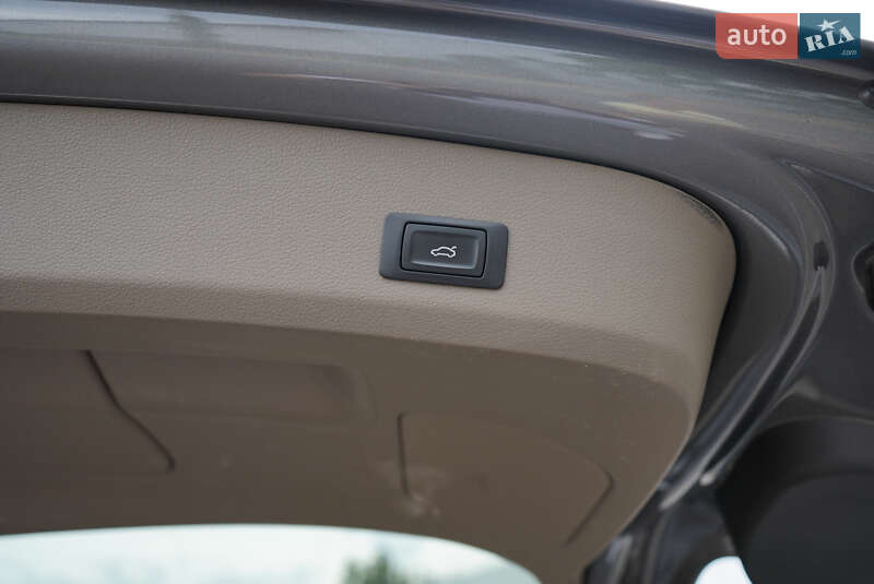 Внедорожник / Кроссовер Audi Q7 2013 в Одессе