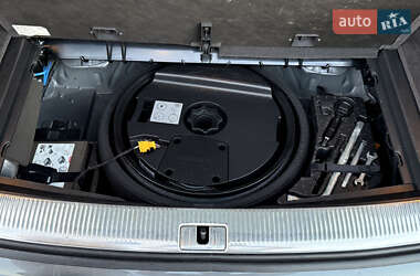 Внедорожник / Кроссовер Audi Q7 2013 в 