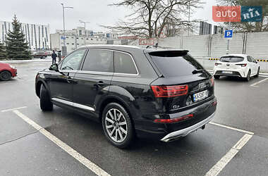Позашляховик / Кросовер Audi Q7 2016 в 