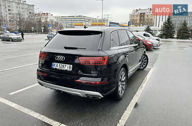 Позашляховик / Кросовер Audi Q7 2016 в 