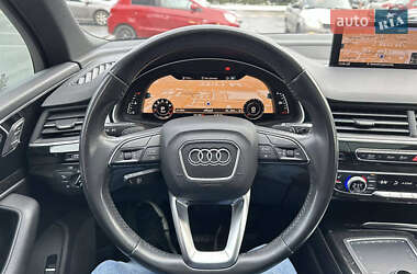 Позашляховик / Кросовер Audi Q7 2016 в 