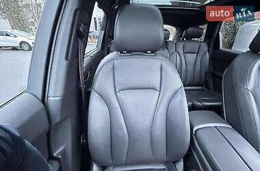 Позашляховик / Кросовер Audi Q7 2016 в 