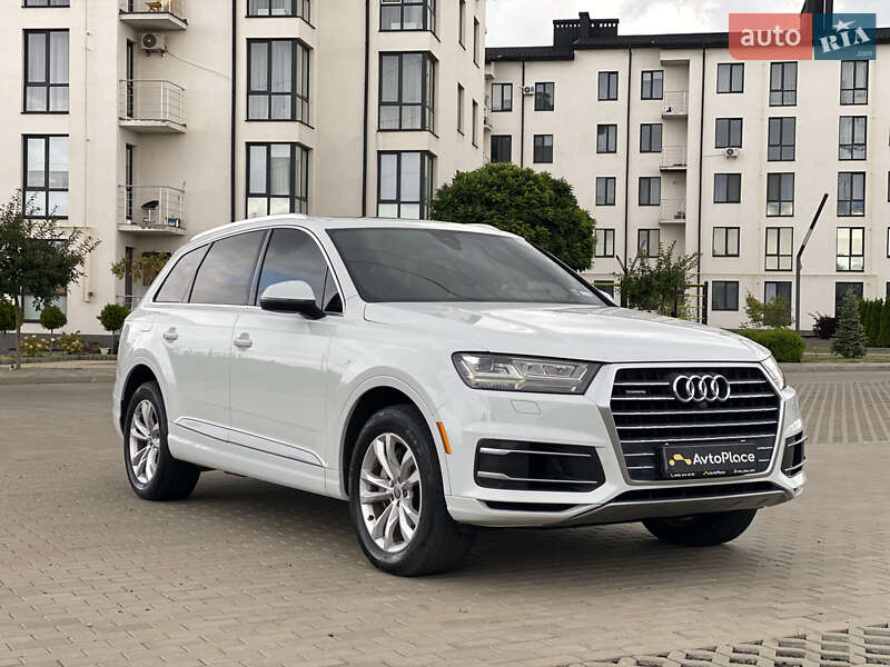 Позашляховик / Кросовер Audi Q7 2016 в 