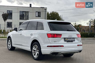 Позашляховик / Кросовер Audi Q7 2016 в 