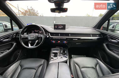 Позашляховик / Кросовер Audi Q7 2016 в 