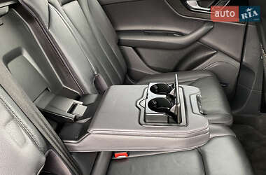 Позашляховик / Кросовер Audi Q7 2016 в 