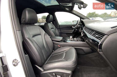 Позашляховик / Кросовер Audi Q7 2016 в 