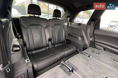 Позашляховик / Кросовер Audi Q7 2016 в 