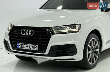 Позашляховик / Кросовер Audi Q7 2017 в 