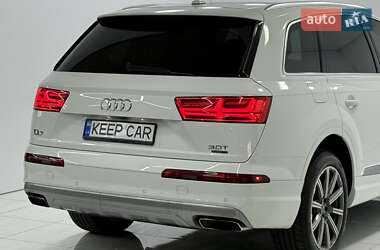 Позашляховик / Кросовер Audi Q7 2017 в 