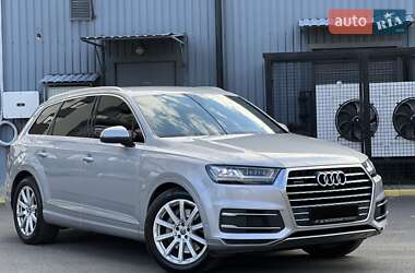 Внедорожник / Кроссовер Audi Q7 2015 в 