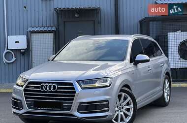 Внедорожник / Кроссовер Audi Q7 2015 в 