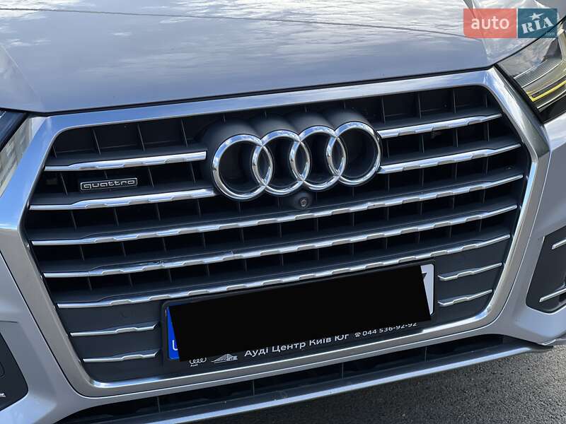 Позашляховик / Кросовер Audi Q7 2015 в Ужгороді