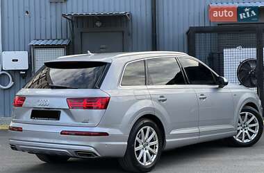 Внедорожник / Кроссовер Audi Q7 2015 в 