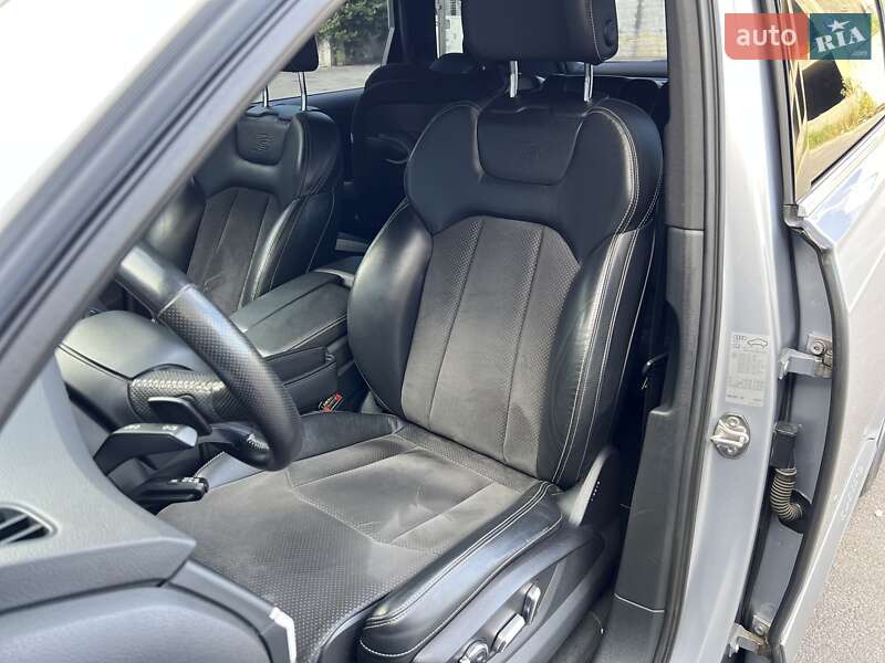 Позашляховик / Кросовер Audi Q7 2015 в Ужгороді