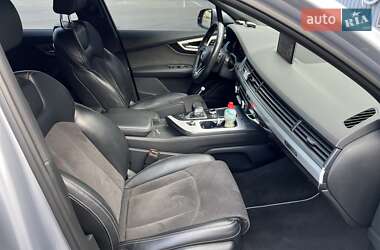 Внедорожник / Кроссовер Audi Q7 2015 в 