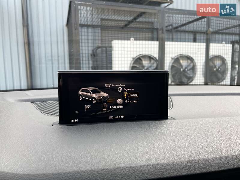 Позашляховик / Кросовер Audi Q7 2015 в Ужгороді