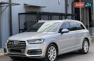 Внедорожник / Кроссовер Audi Q7 2015 в 