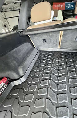 Позашляховик / Кросовер Audi Q7 2020 в 