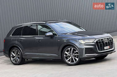 Внедорожник / Кроссовер Audi Q7 2020 в 