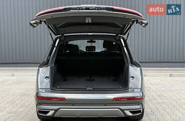 Внедорожник / Кроссовер Audi Q7 2020 в 