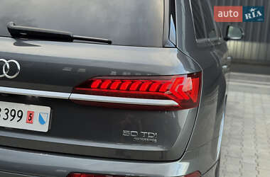 Внедорожник / Кроссовер Audi Q7 2020 в 