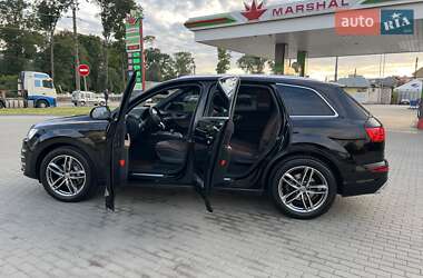 Внедорожник / Кроссовер Audi Q7 2016 в 