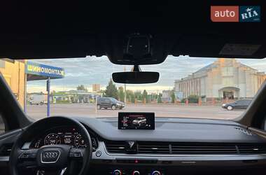 Внедорожник / Кроссовер Audi Q7 2016 в 