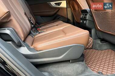 Внедорожник / Кроссовер Audi Q7 2016 в 