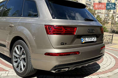 Внедорожник / Кроссовер Audi Q7 2018 в 