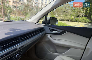 Внедорожник / Кроссовер Audi Q7 2018 в 