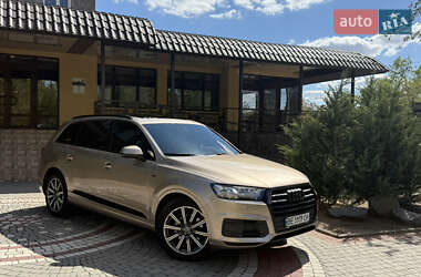 Внедорожник / Кроссовер Audi Q7 2018 в 