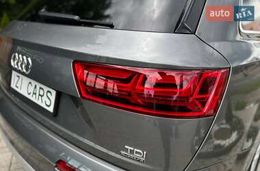 Внедорожник / Кроссовер Audi Q7 2017 в 