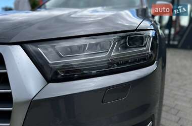 Внедорожник / Кроссовер Audi Q7 2017 в 