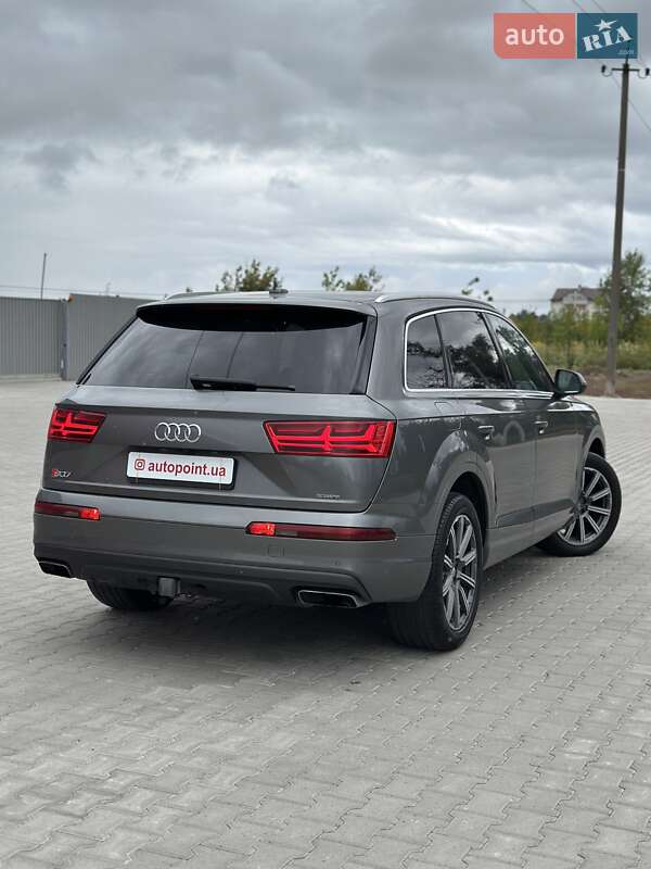 Внедорожник / Кроссовер Audi Q7 2016 в Белогородке