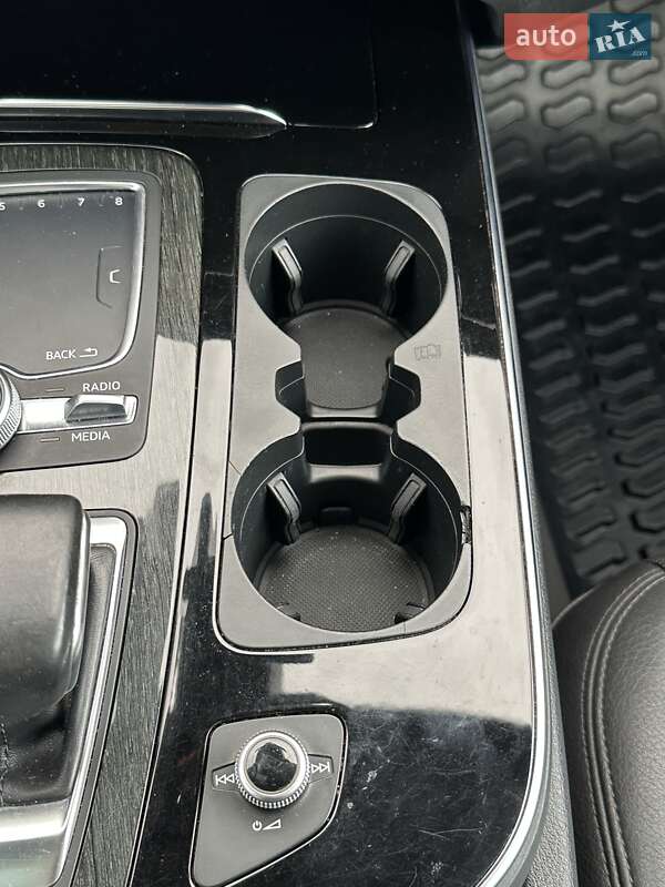 Внедорожник / Кроссовер Audi Q7 2016 в Белогородке