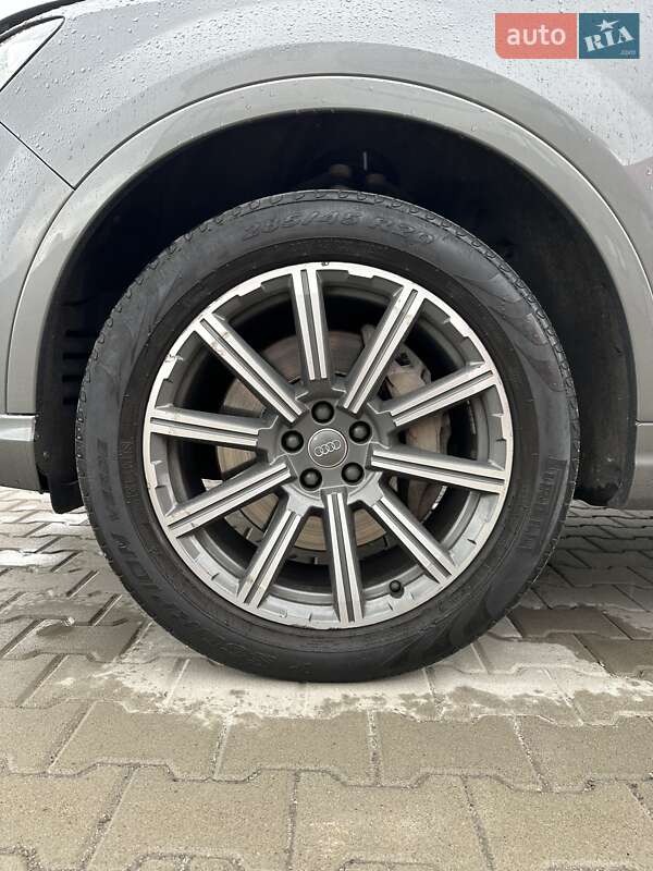 Внедорожник / Кроссовер Audi Q7 2016 в Белогородке
