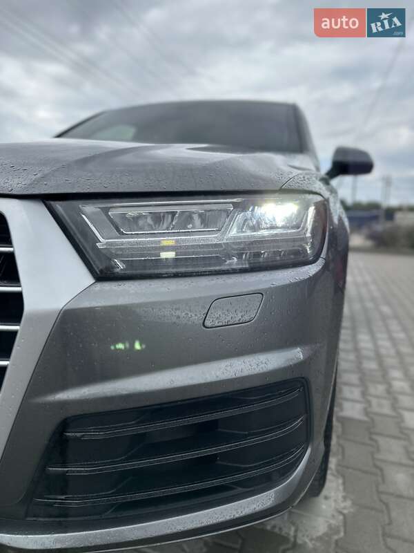 Внедорожник / Кроссовер Audi Q7 2016 в Белогородке