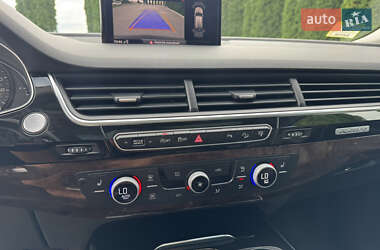 Позашляховик / Кросовер Audi Q7 2017 в 