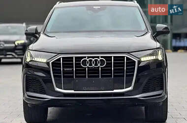 Внедорожник / Кроссовер Audi Q7 2021 в 