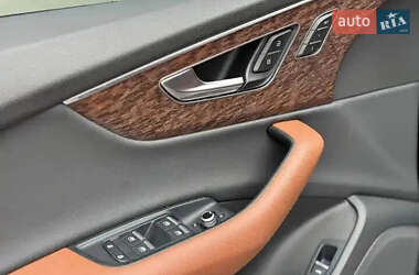 Внедорожник / Кроссовер Audi Q7 2021 в 