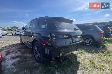 Внедорожник / Кроссовер Audi Q7 2022 в 